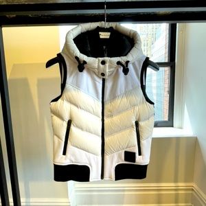 NWT Moose knuckles white puffer vest